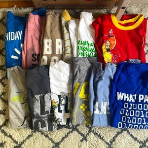 Mixed lot of 12 boy short sleeves graphic tee. Size 10/12 yrs